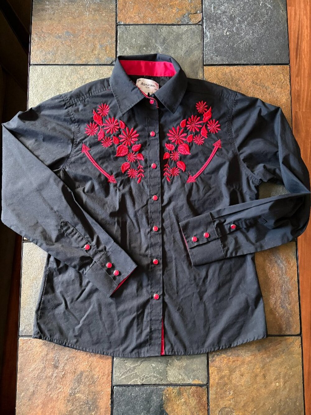 Ace of Diamond women's black Western shirt with red floral embroidery size M